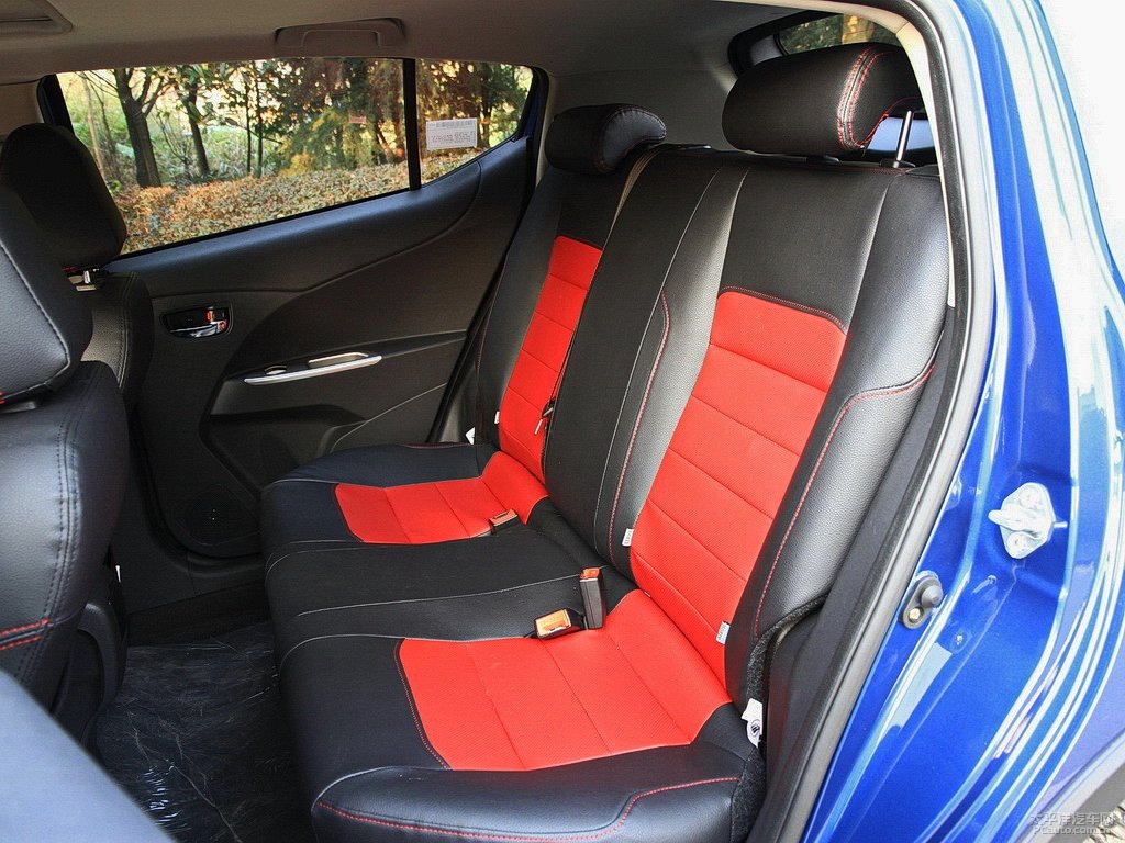 力帆X50內(nèi)飾高清大圖