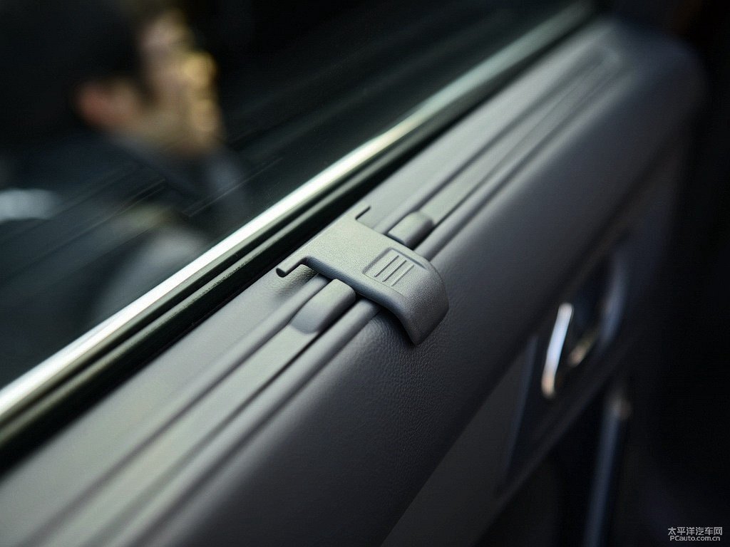 松木棕標(biāo)致508車廂內(nèi)飾圖片