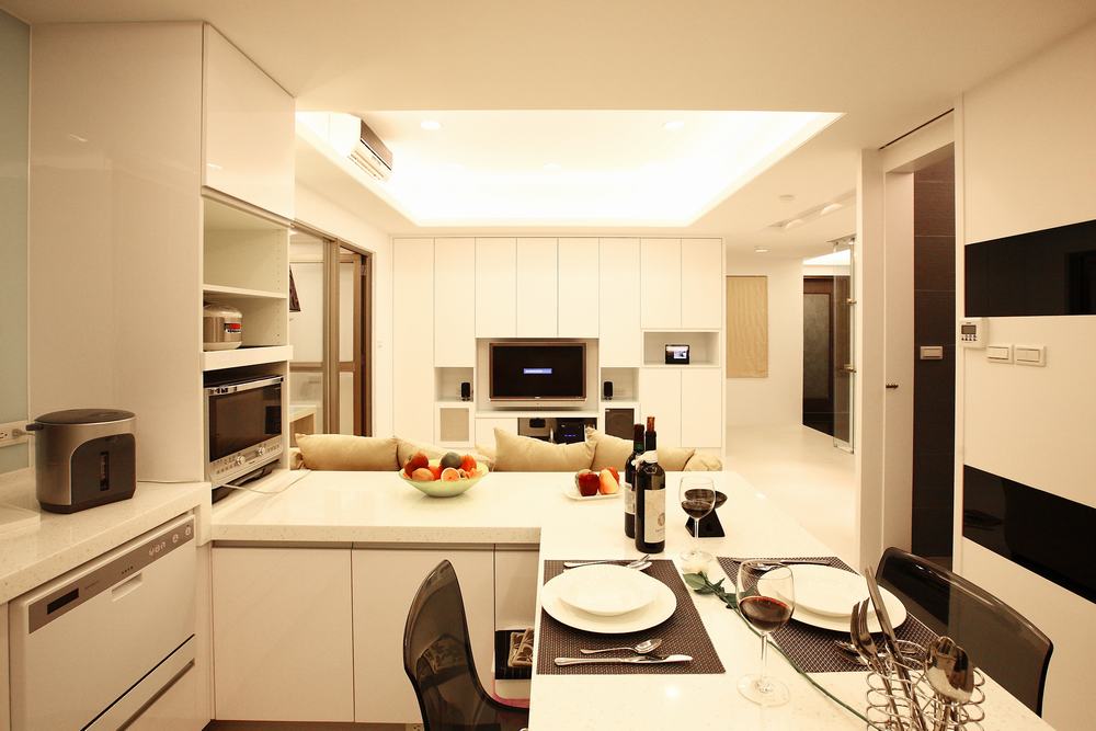 99平现代白领公寓餐厅厨房装修效果图