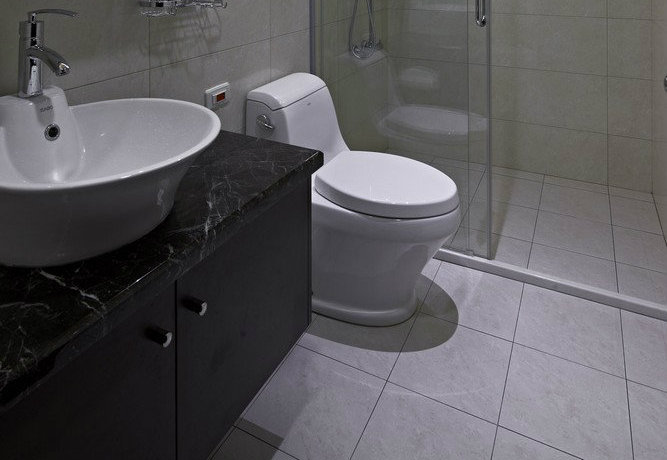 99平方米中式简约卫生间卫浴设计装修效果图