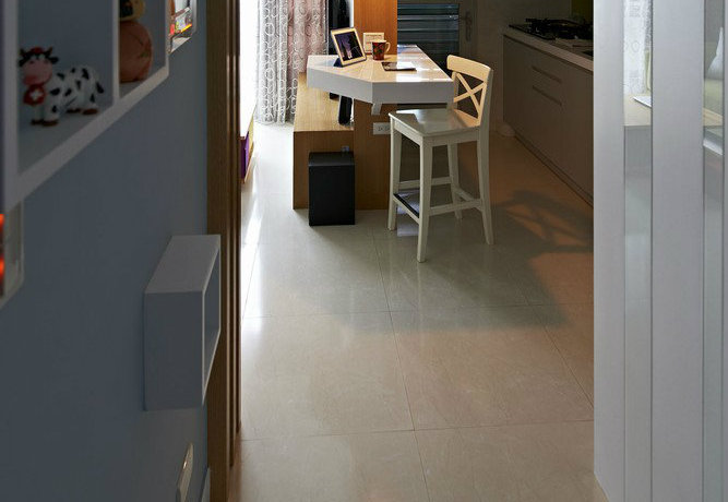  33平白领公寓现代风格餐厅餐桌装修效果图2014图片