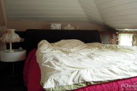 现代古典风三居室卧室装修设计图