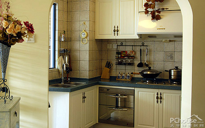 现代简约风格公寓厨房装修效果图