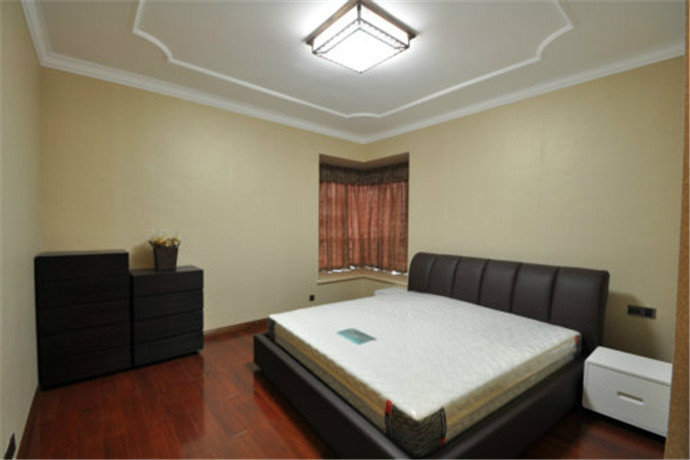 180平金元国际复式楼卧室装修效果图