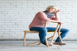 北欧风格家居阳台木椅展示