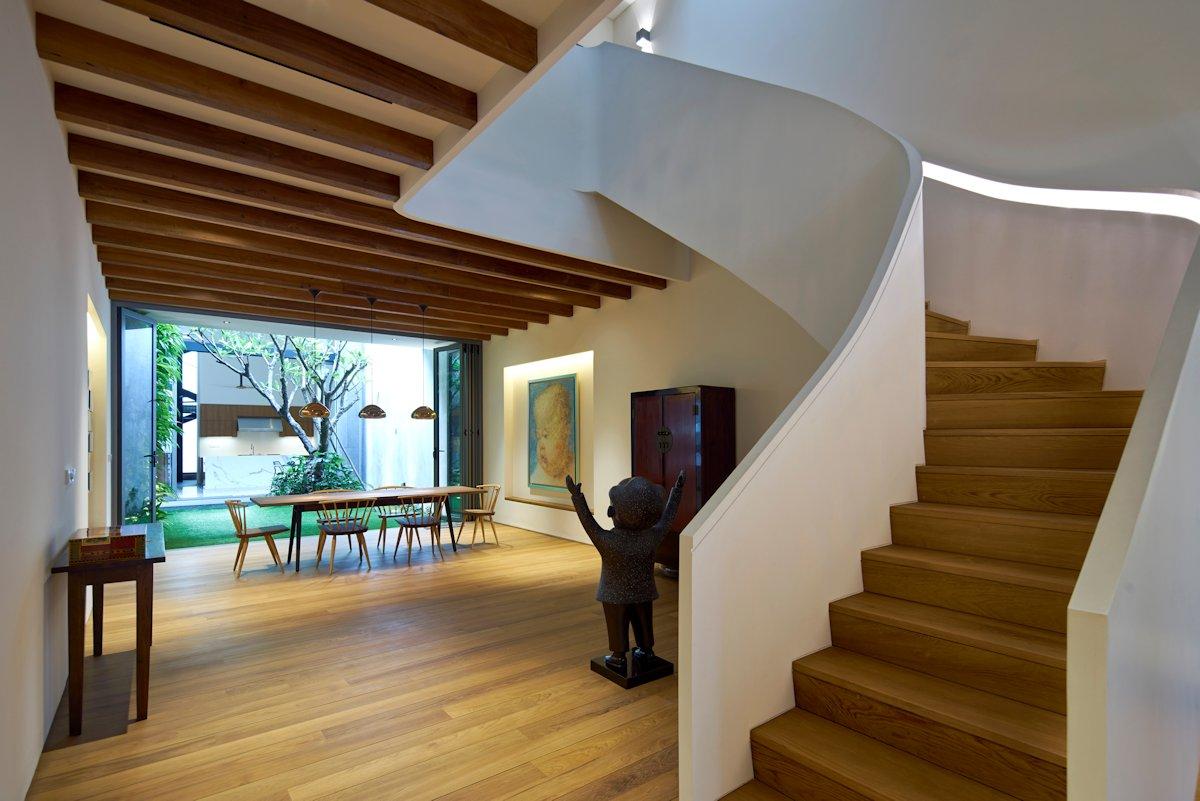 欧式简约风格别墅客厅楼梯设计图赏