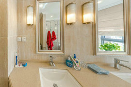 现代风格大户型浴室装修效果图