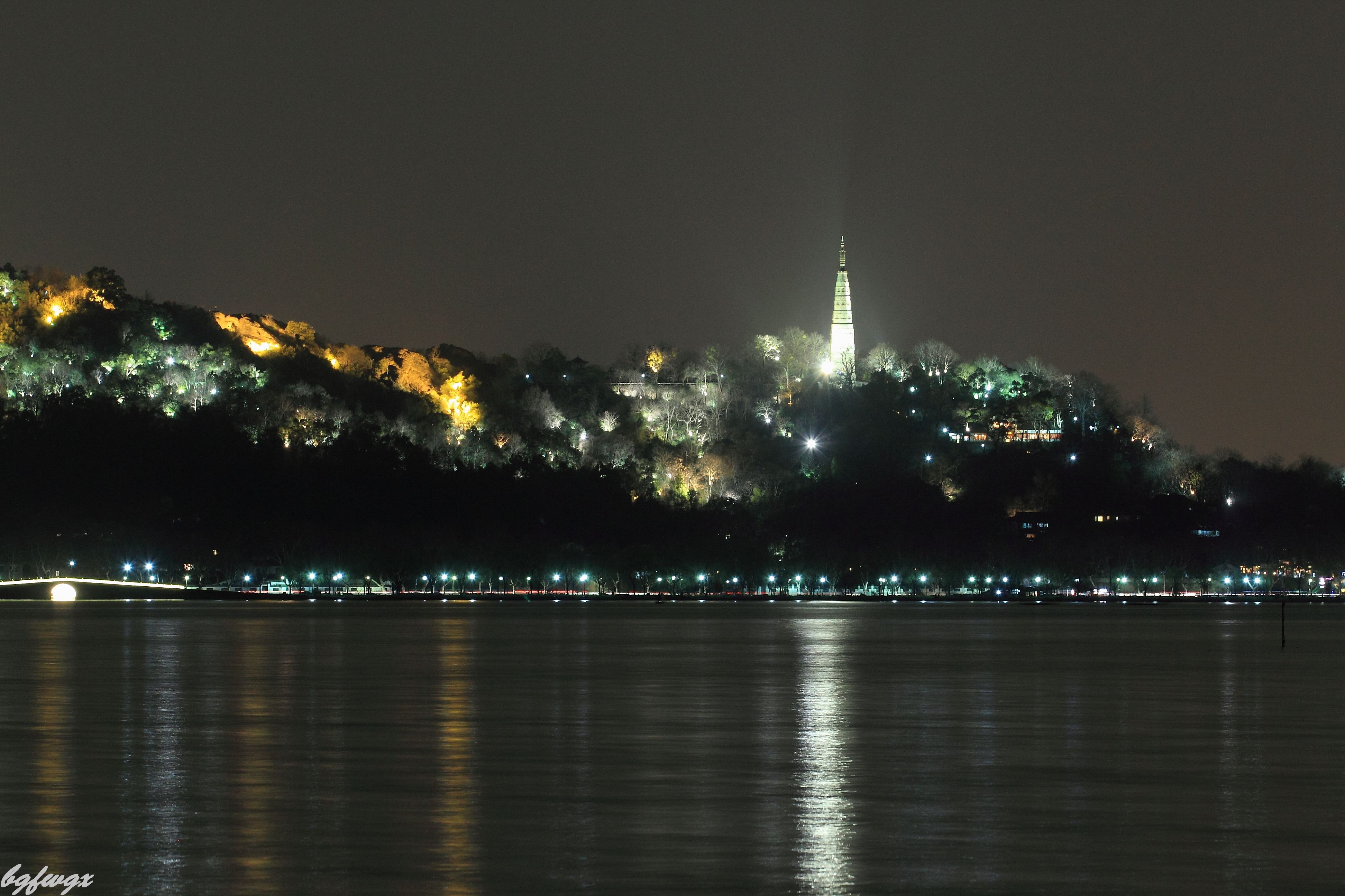 西湖夜景杭州西湖夜景