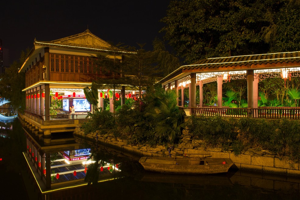 没有三脚架的夜景(荔枝湾涌)