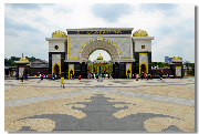 “泰、马、新”纪行·13——马来西亚王宫和英雄纪念碑