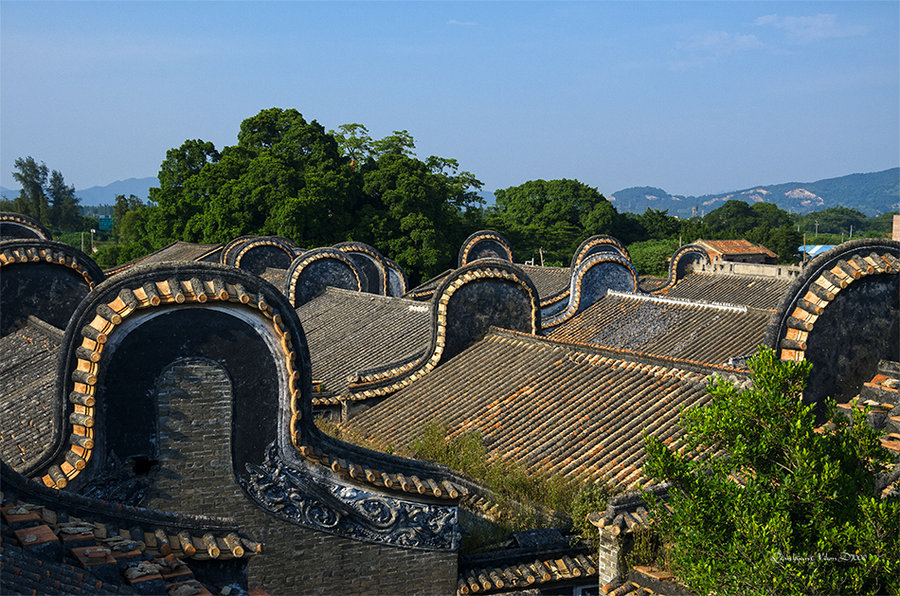 硿