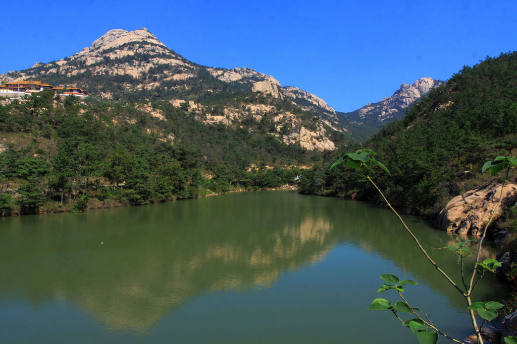 靈秀的山東海陽招虎山山水