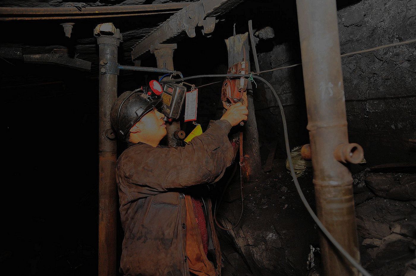 一个煤矿有多少工人 矿井工人意外险
