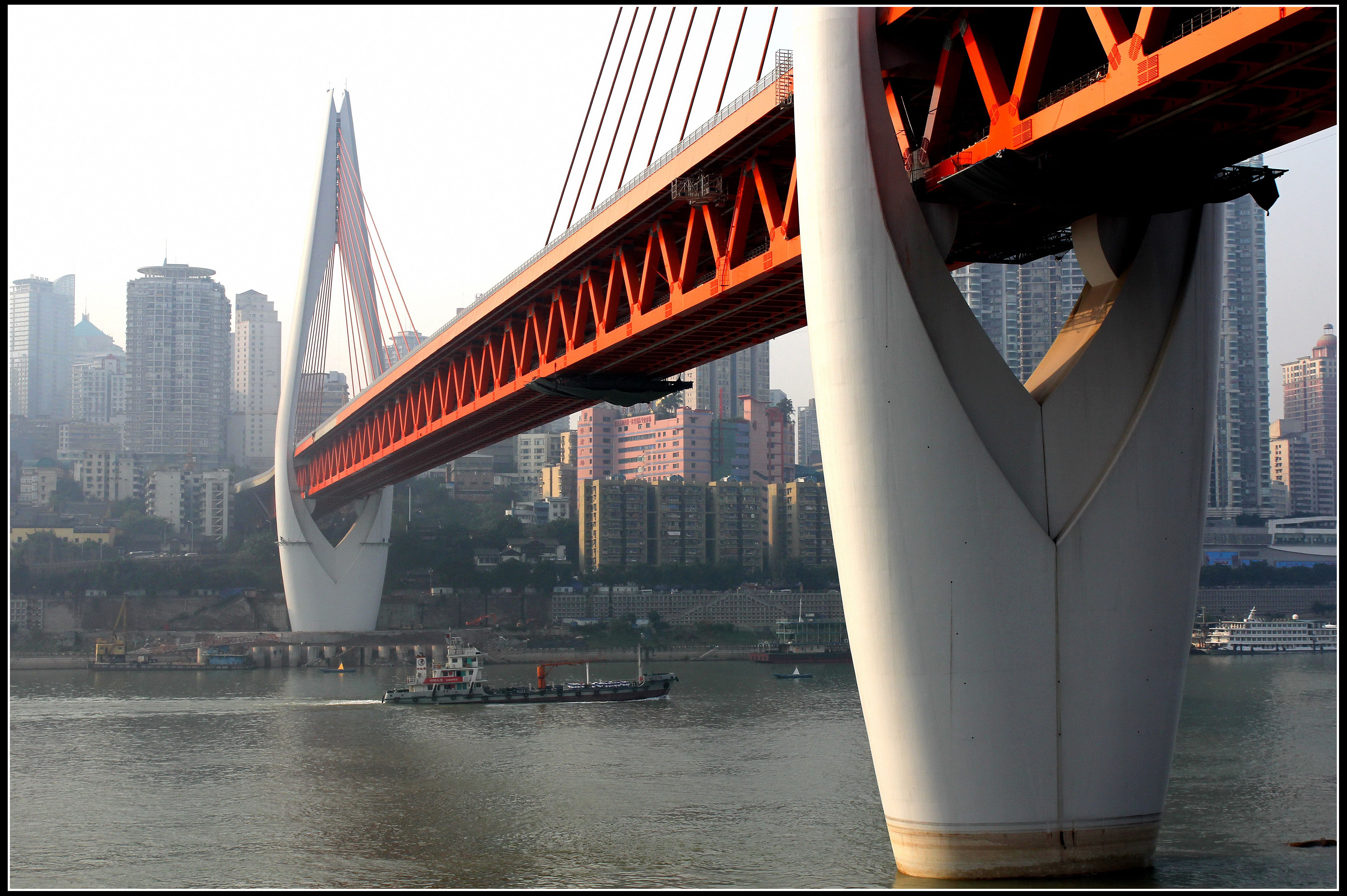 建設中的重慶東水門長江大橋