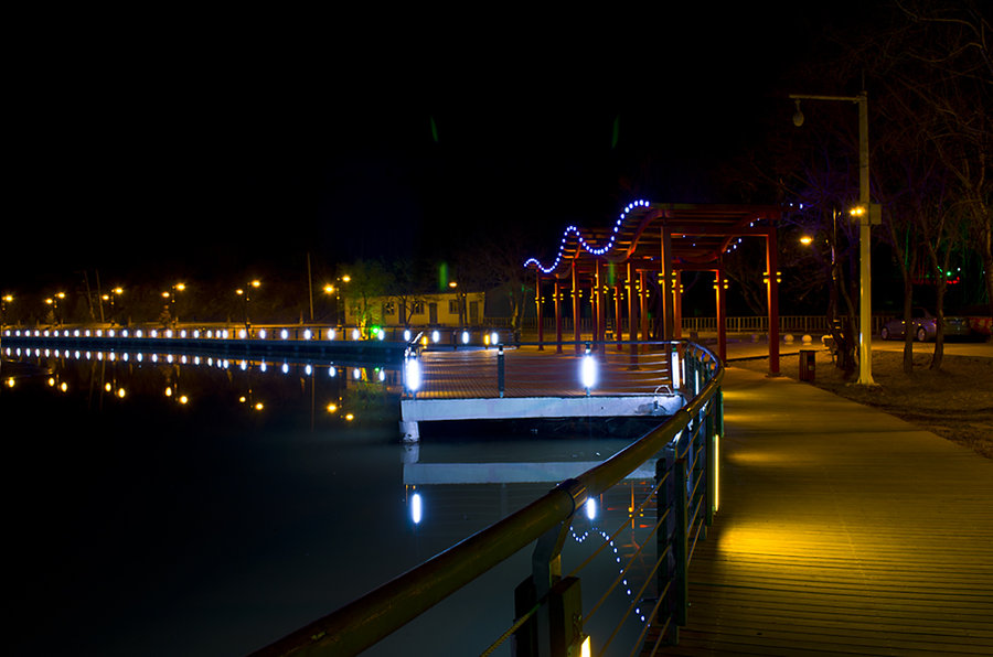 新乡平原湖夜景图片