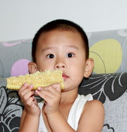 爱吃玉米的小孙子。