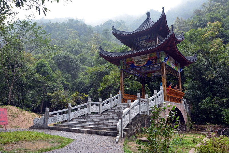 广西贺州玉石林,十八水风光(1)