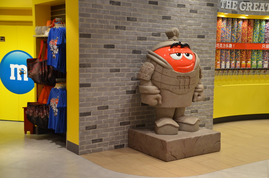 m&m world