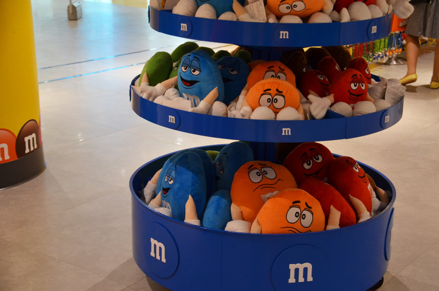 m&m world