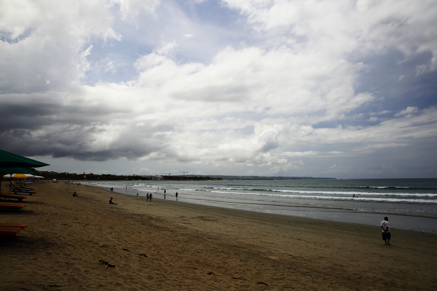 嵺ʮģ̲(Kuta Beach)