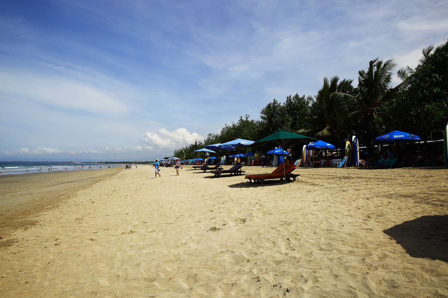 嵺ʮģ̲(Kuta Beach)