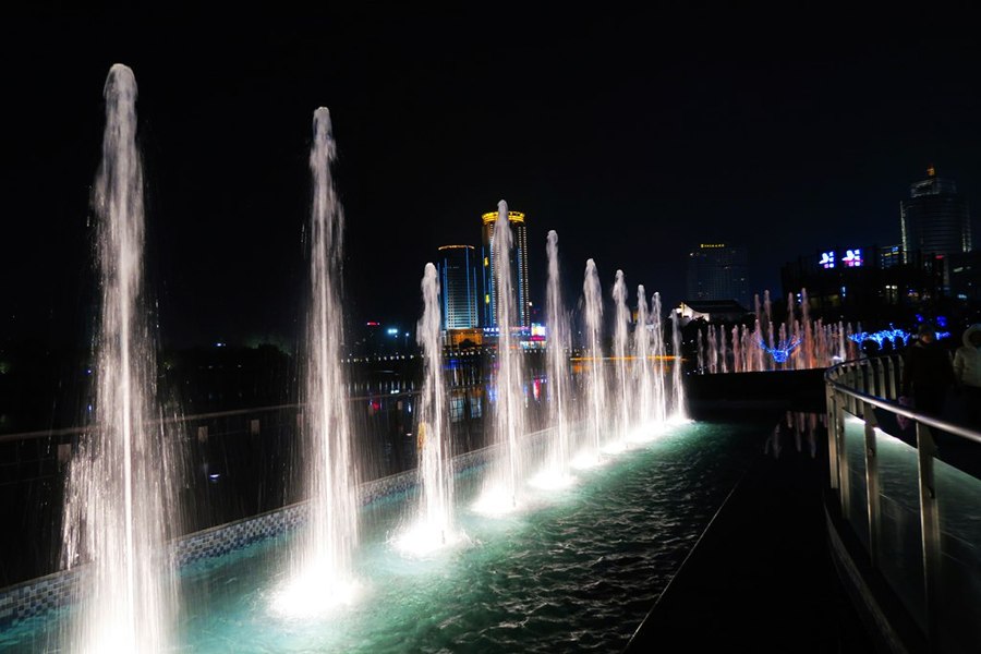 音乐喷泉设计夜景图片