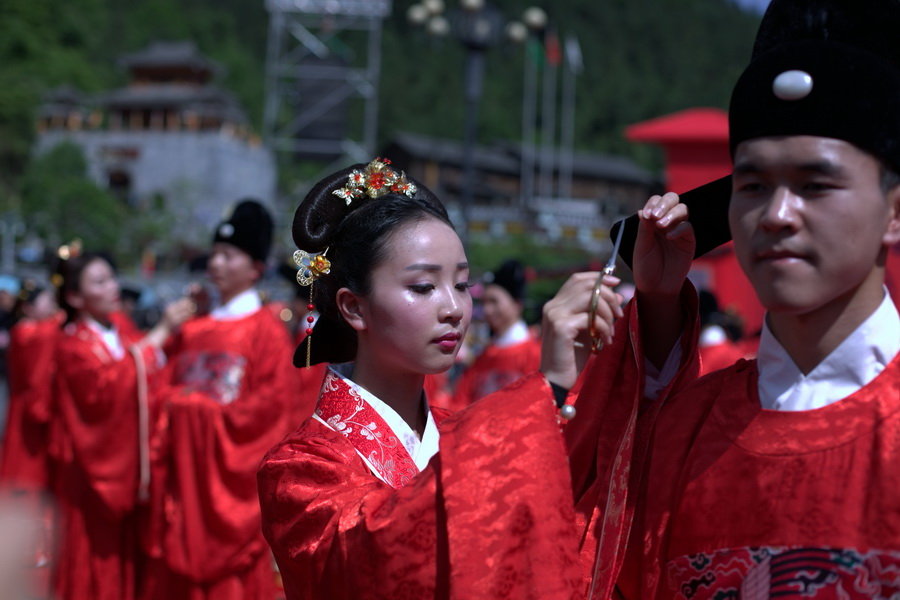 重庆酉阳桃花园集体汉服婚庆大典