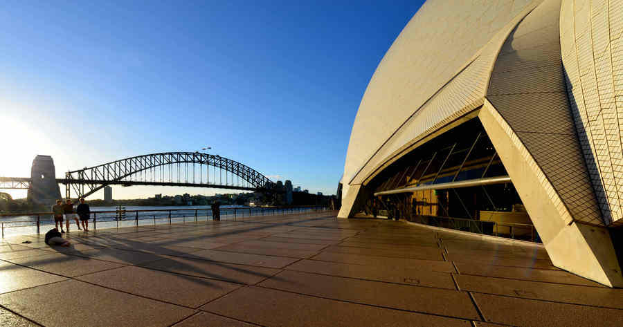 ROMANTIC SYDNEY PORT