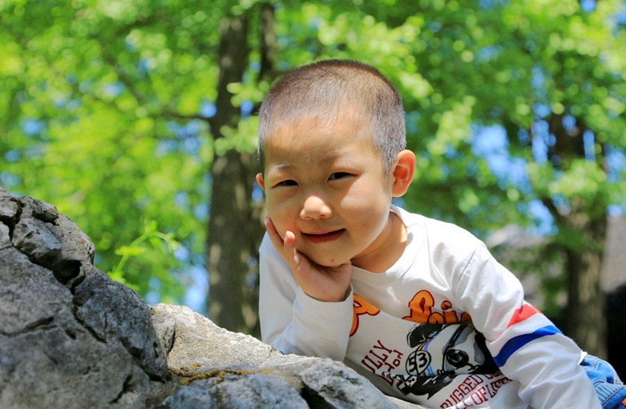 小男孩