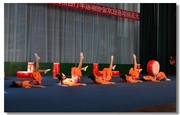 吴桥杂技学校学员演出节目撷真（5）鼓之舞（下）