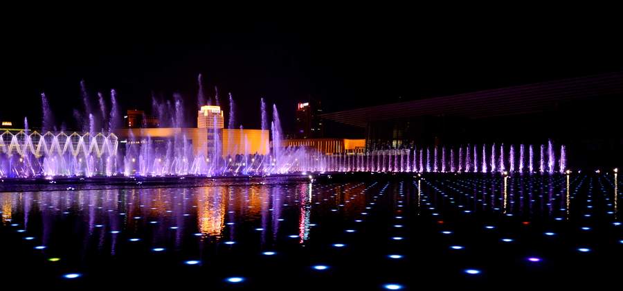 天津银河广场喷泉图片