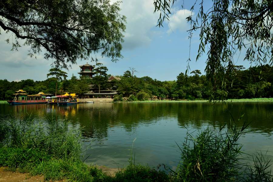 避暑山莊裡的如意湖之金山寺