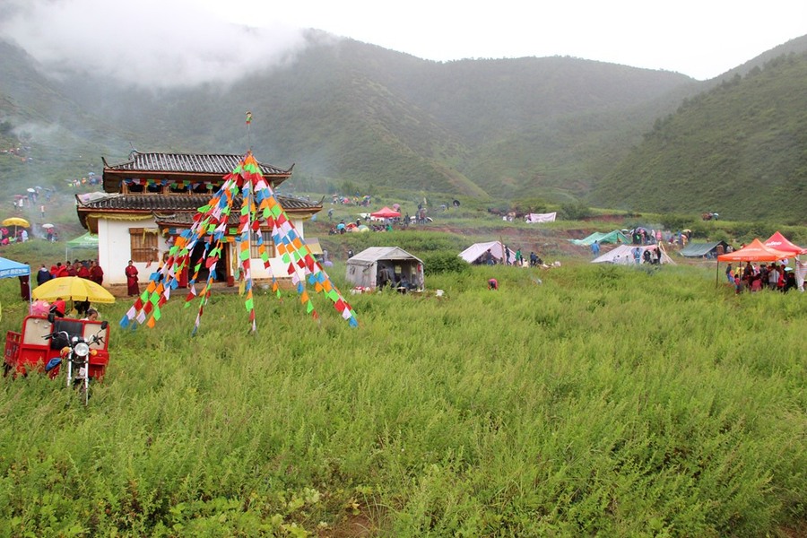 摩梭转山节图片