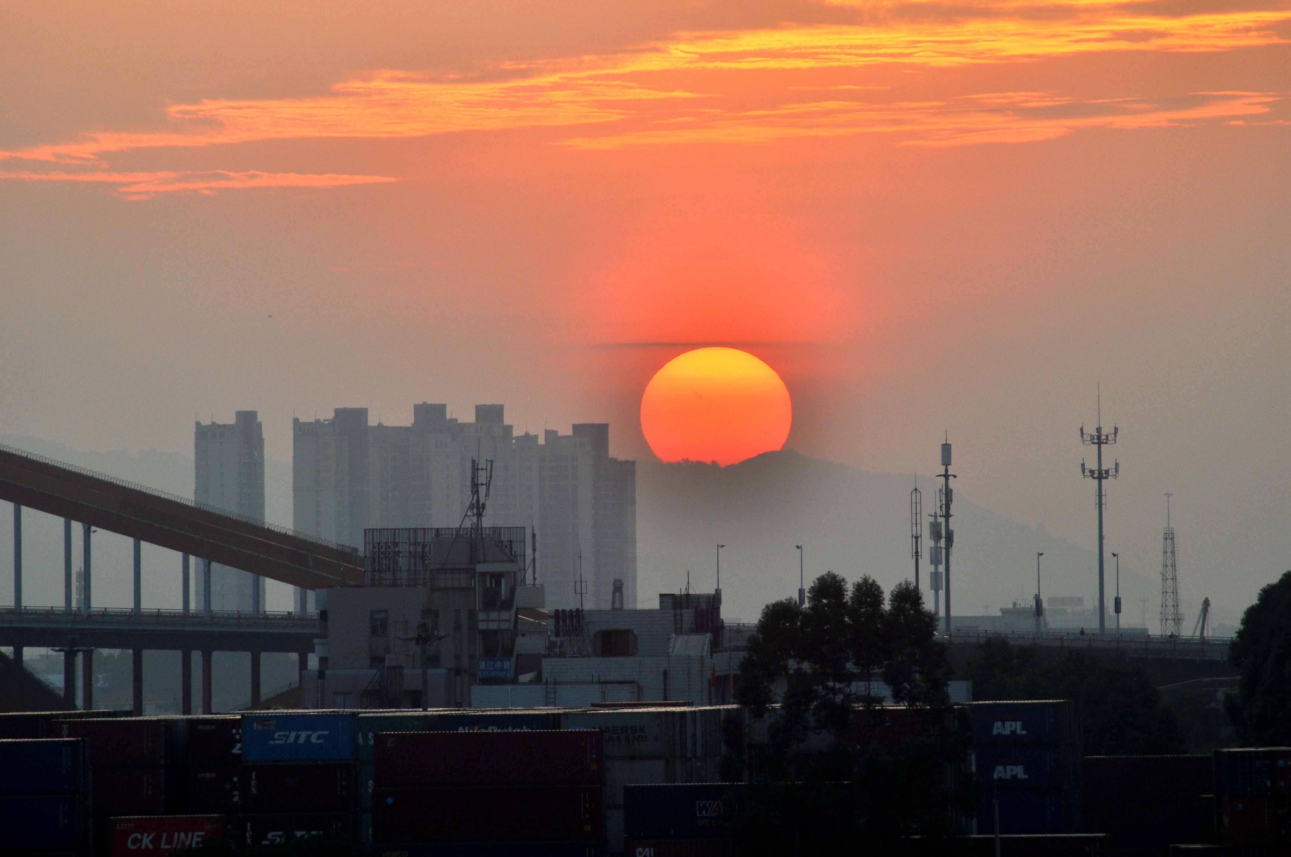 太阳落山风景图片