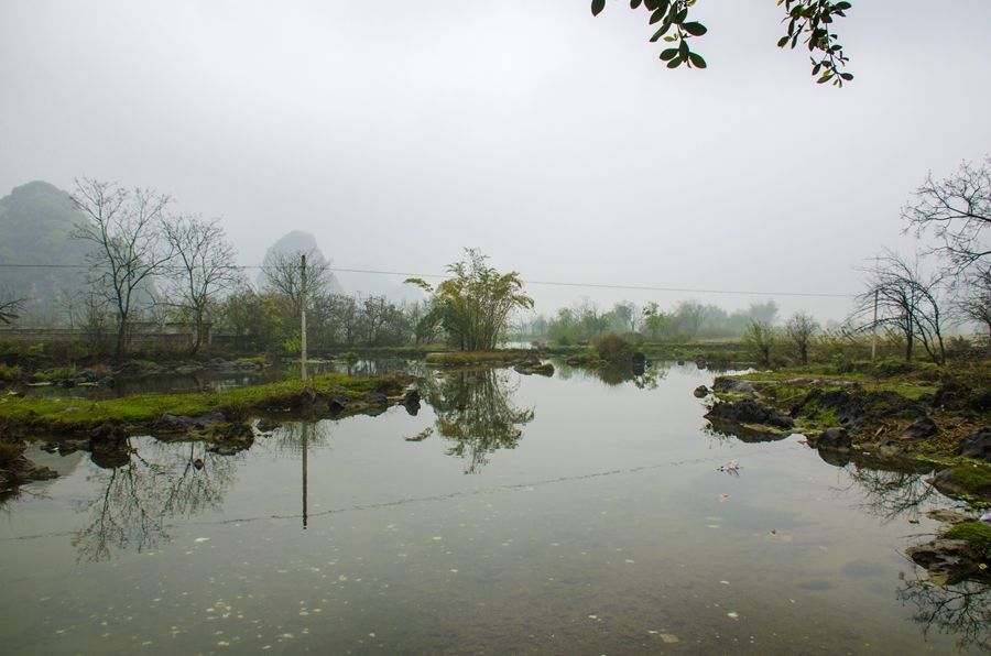 山村霧景