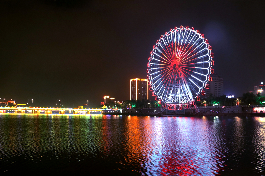 春花秋月夜景图片