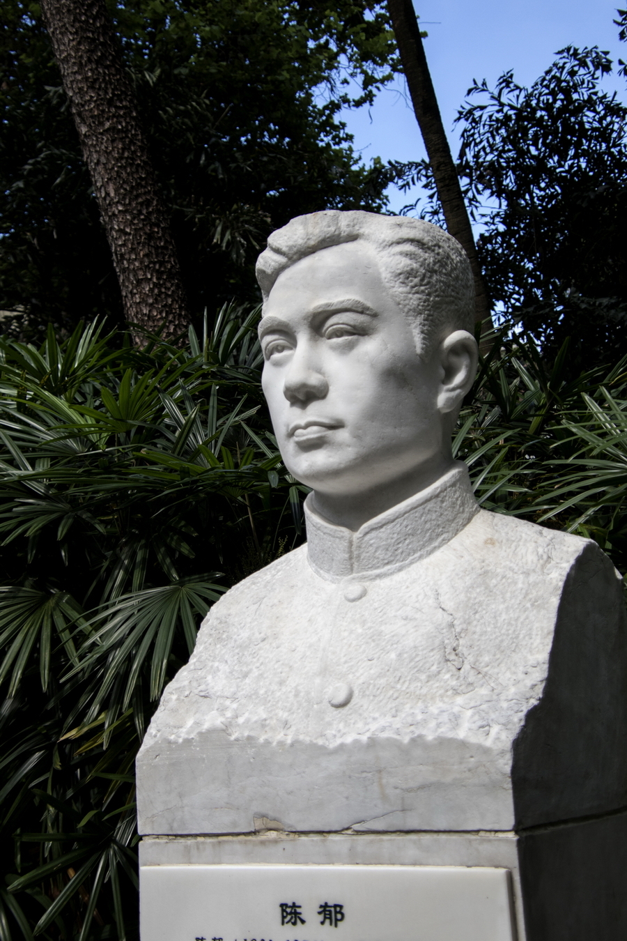 89轻骑广州起义领袖群雕像