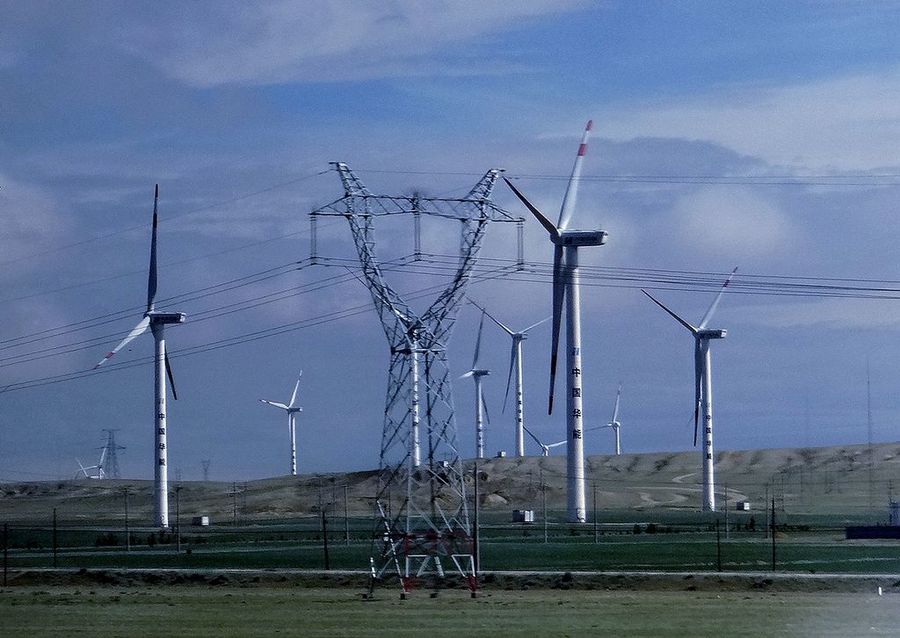 新疆阿拉山口风力发电图片