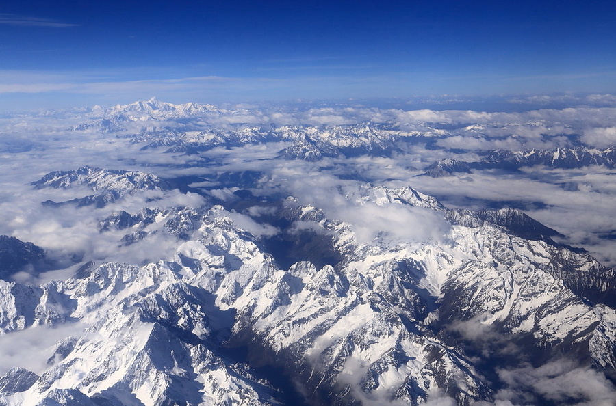 航拍雪山