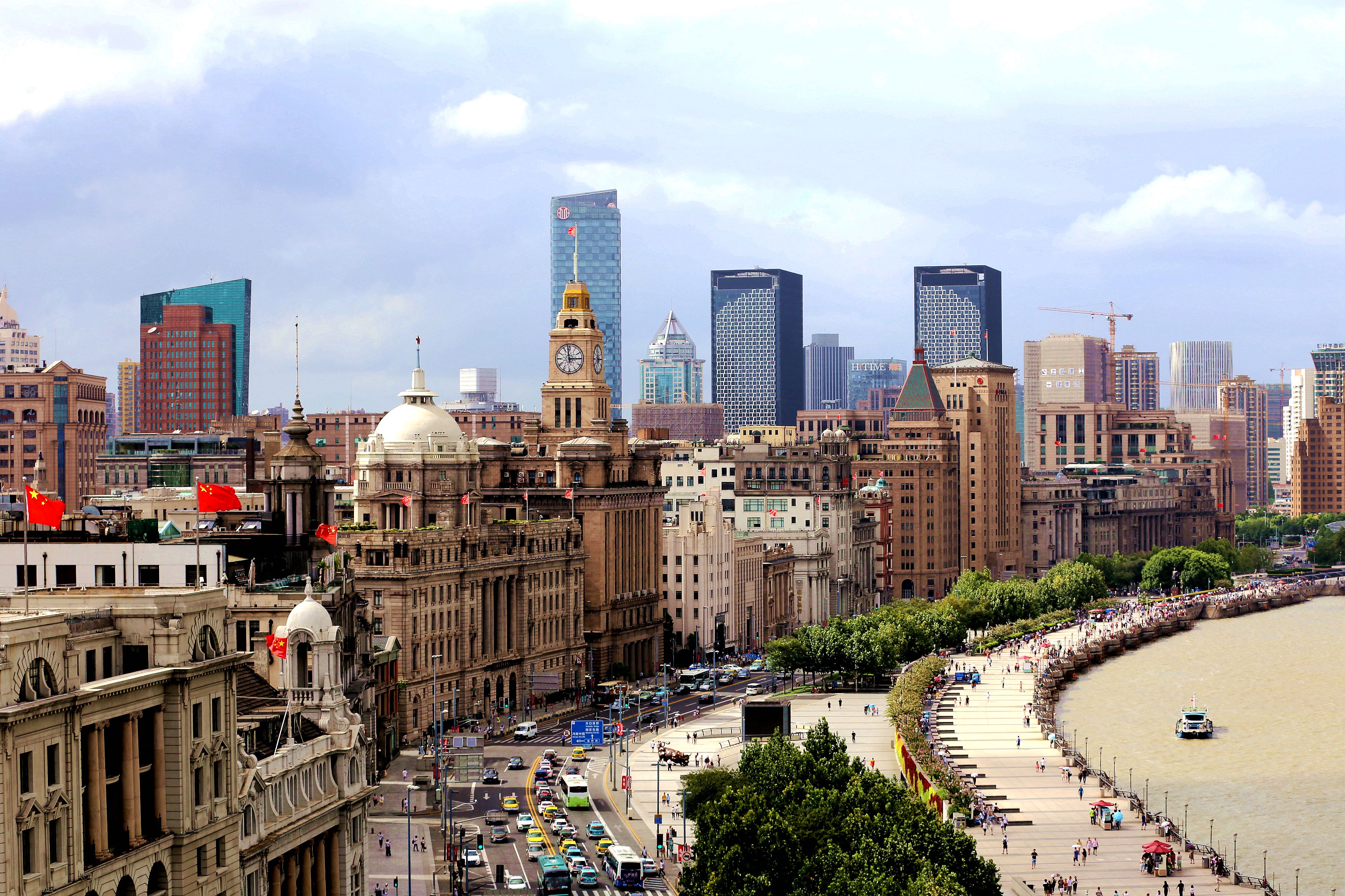 走进上海市外滩档案馆楼顶俯瞰