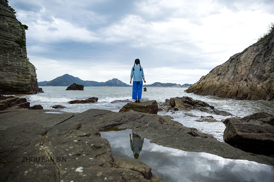 海边女人拍摄地点古村图片