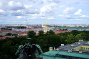 登上大教堂顶，俯瞰圣彼得堡