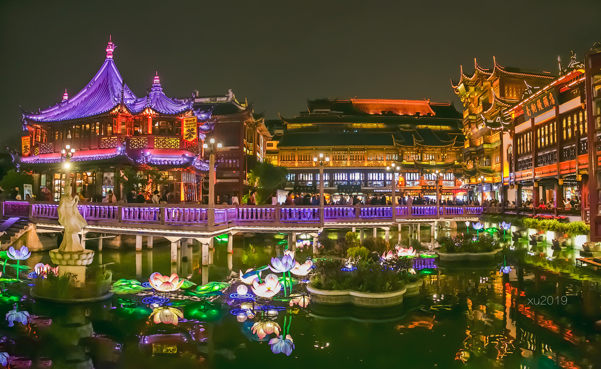 【携程攻略】上海豫园景点,豫园是四川布政使潘允端始建于明代1559年，占地面积30余亩。“豫”有…