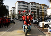  郑州二七区绿云小区志愿者迎接植树节 