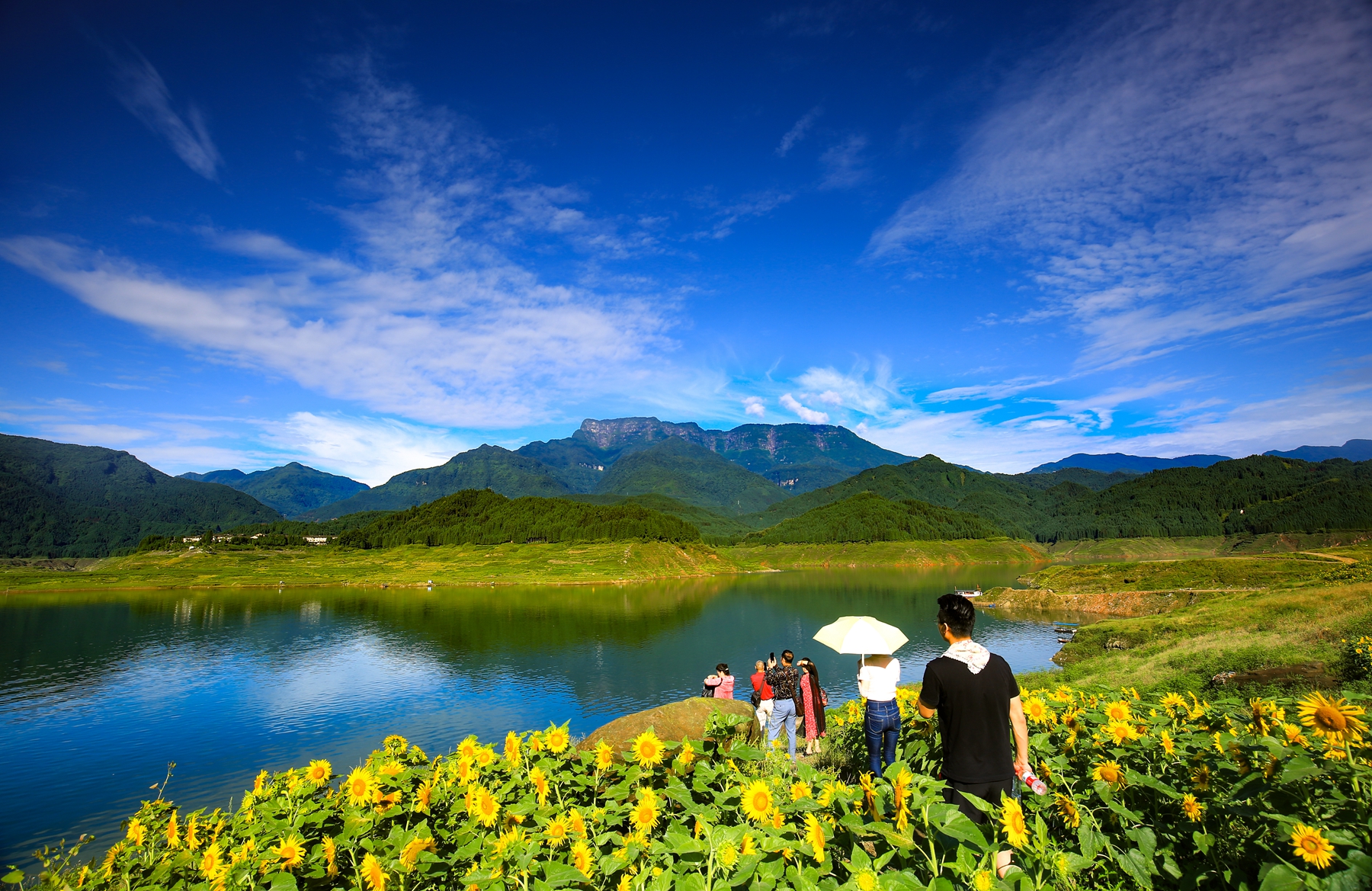 女山湖风景区图片
