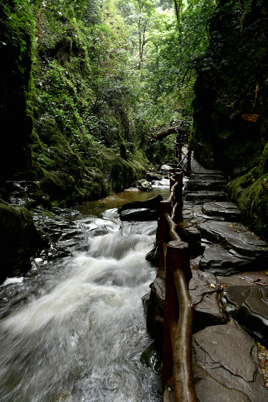 小溪水