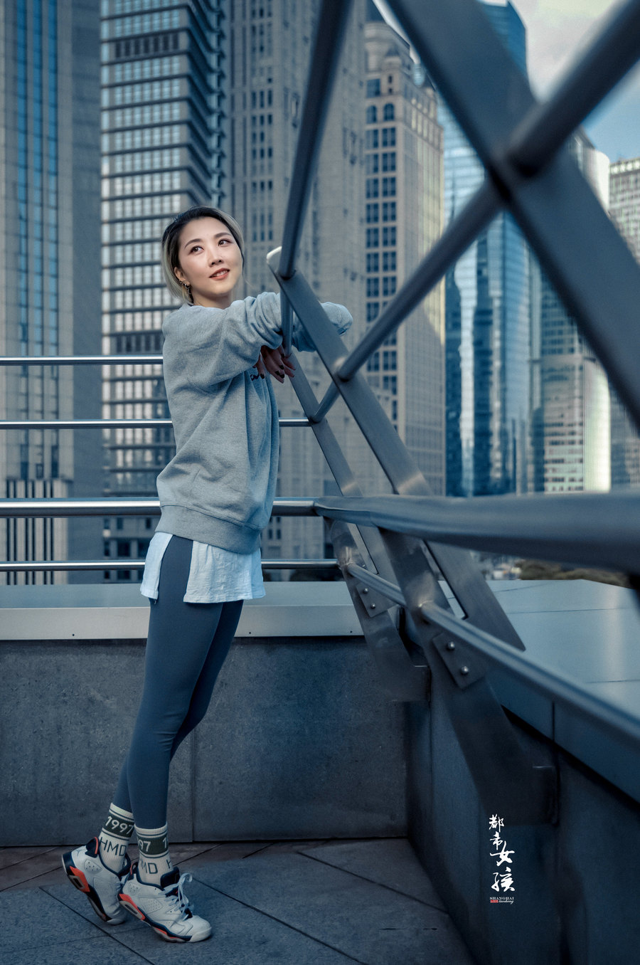 山城都市女人们图片