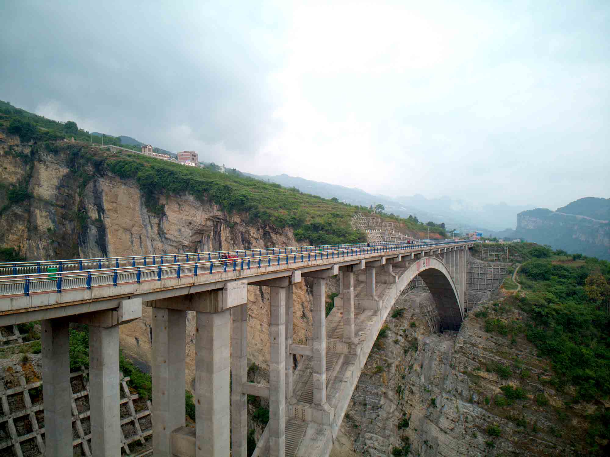 雞鳴三省大橋