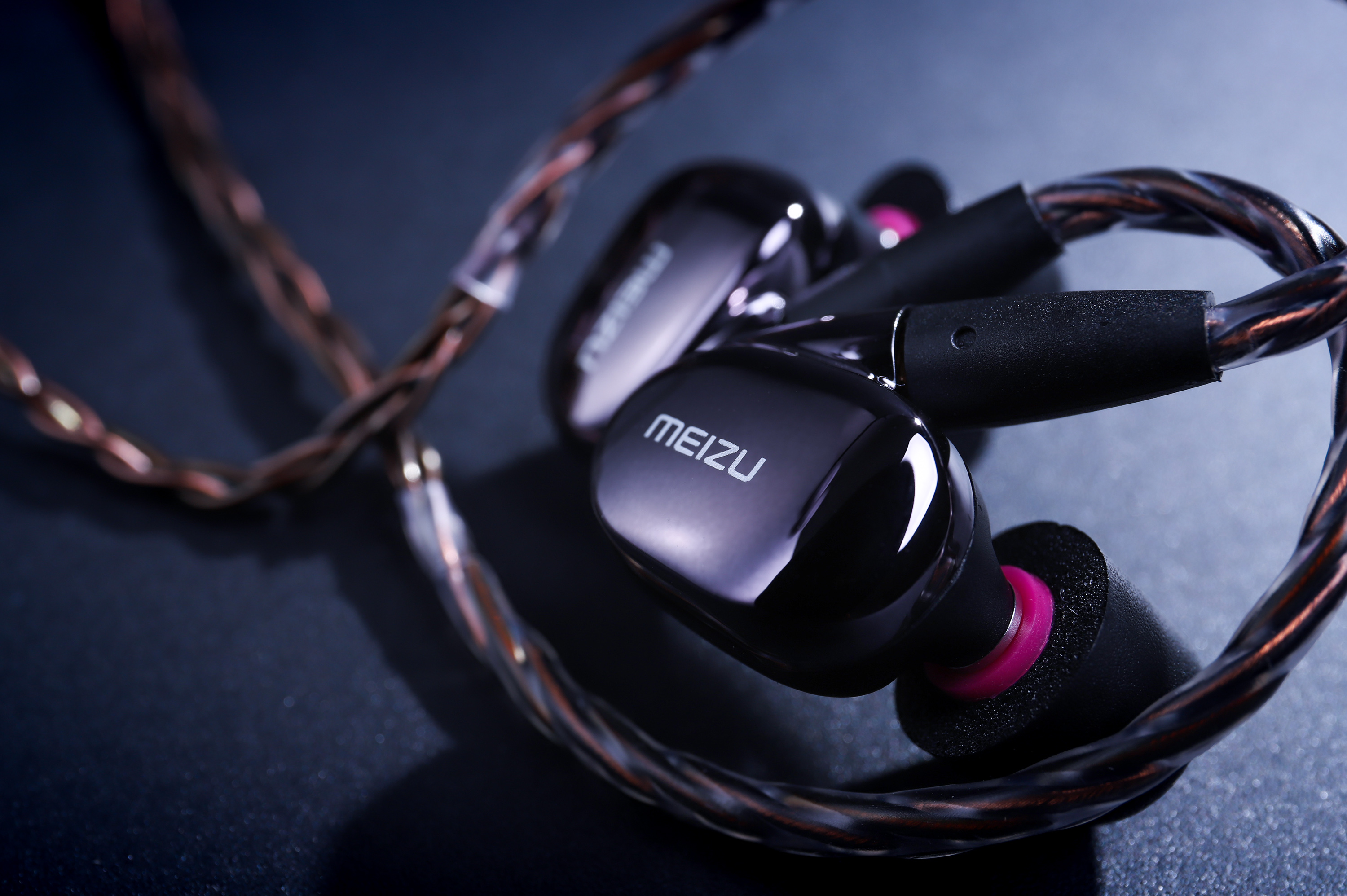 魅族目前最贵耳机live 15周年限定版开箱简评