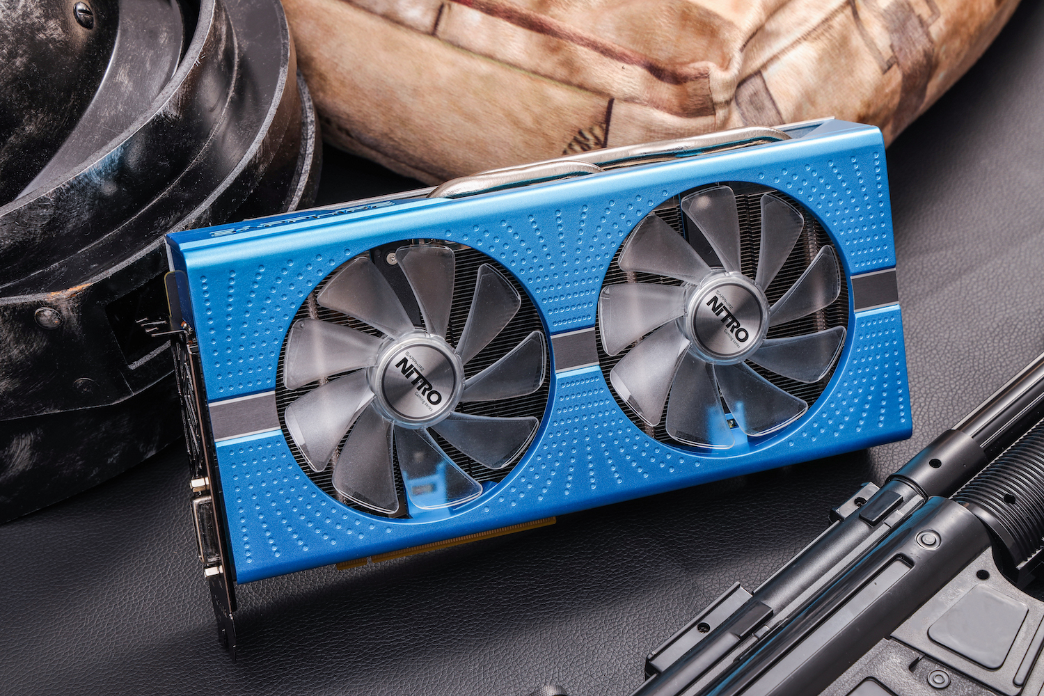 鑫谷光韵7plus整机机箱图赏